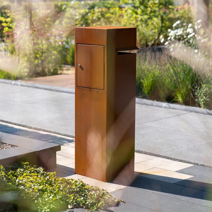 Briefkasten aus Cortenstahl, Ecke
