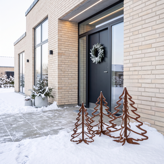 Set mit Weihnachtsbäumen aus Cortenstahl