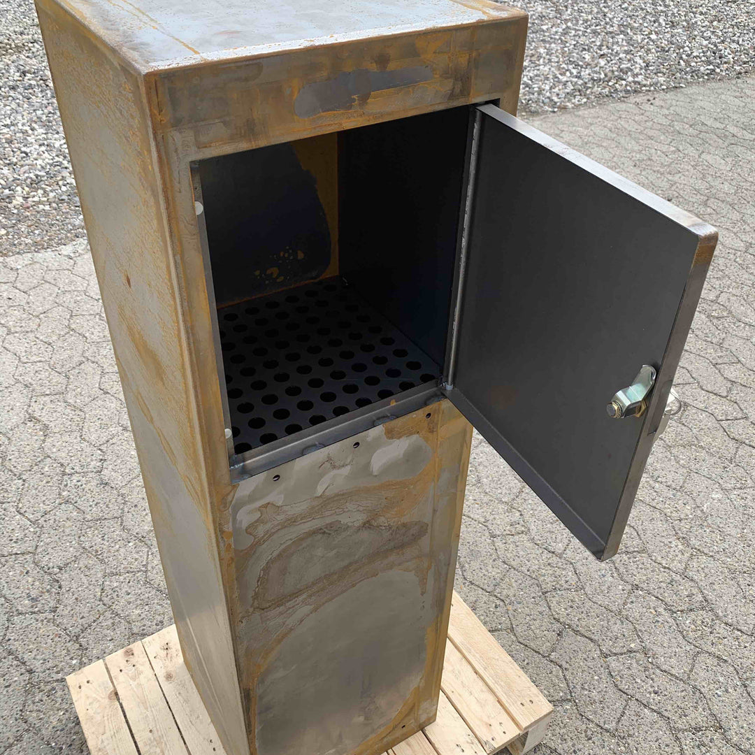 Briefkasten aus Cortenstahl, Ecke